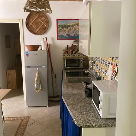 La Casa Sulla Scaletta Apartment Carloforte (Isola di San Pietro)